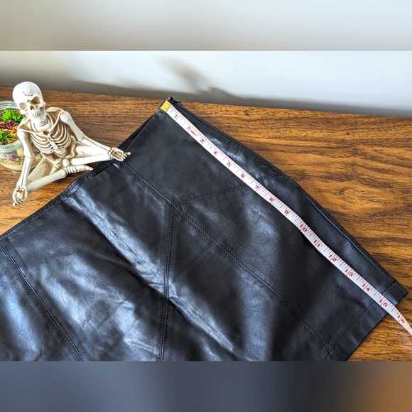 faux leather mini skirt | Noisy May - Picture 4 of 5